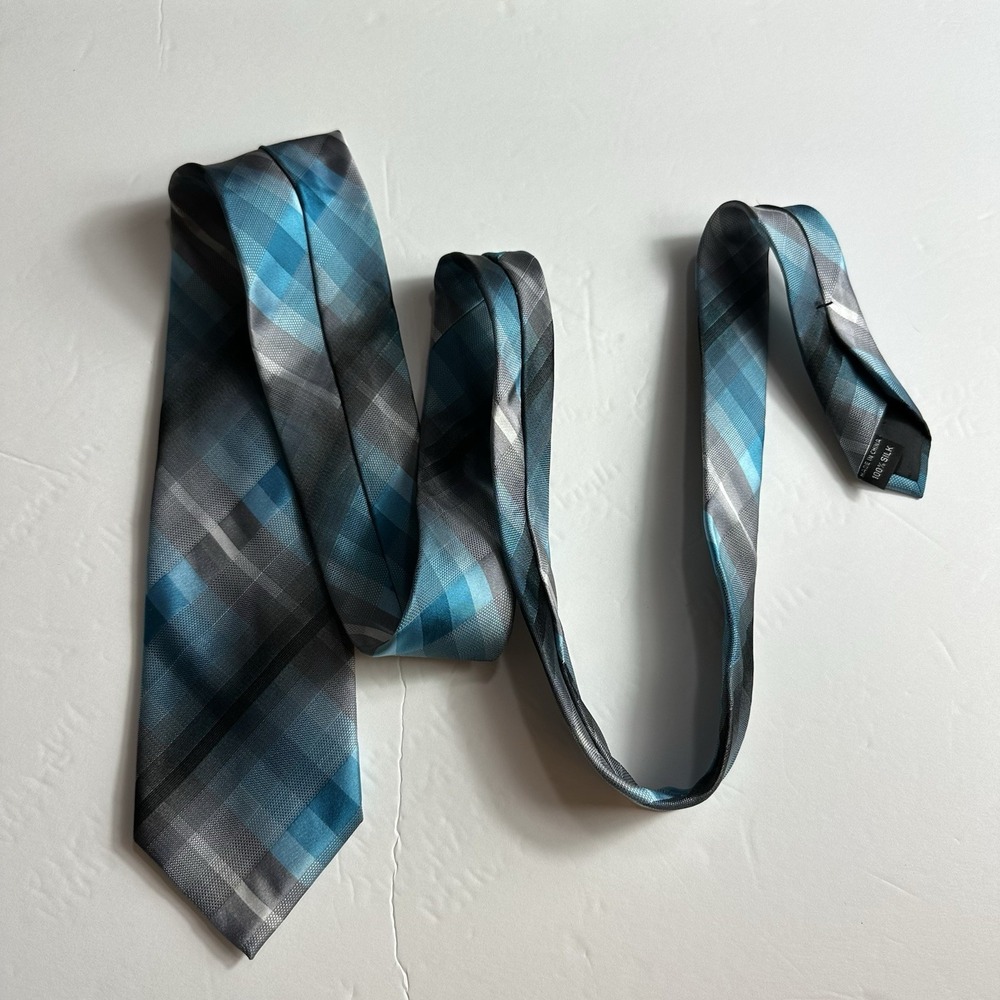 Van Heusen Tie Blue Plaid Handmade Mens 100% Silk China‎ Career Preppy Career